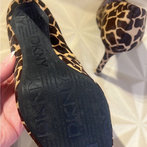 DKNY brown giraffe Animal Print Heels size 6.5 - Picture 4 of 6
